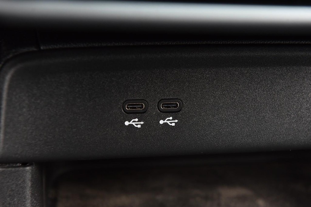 Honda Prologue Vehicle Full-screen Gallery Image 16