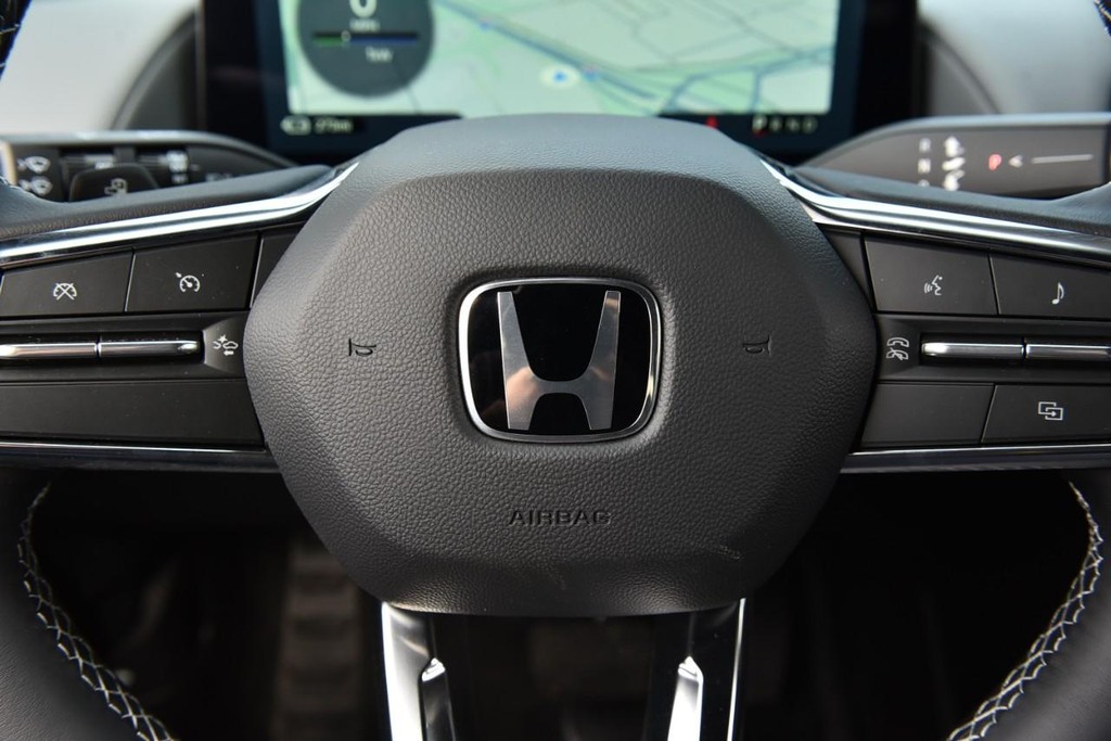 Honda Prologue Vehicle Full-screen Gallery Image 18