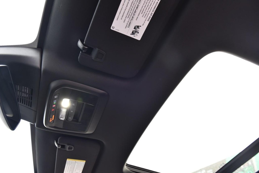 Honda Prologue Vehicle Full-screen Gallery Image 21