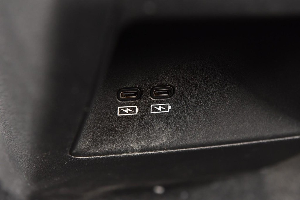 Honda Prologue Vehicle Full-screen Gallery Image 24