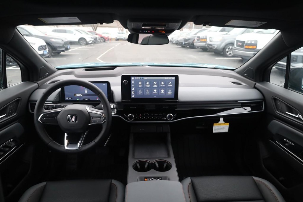 Honda Prologue Vehicle Full-screen Gallery Image 7