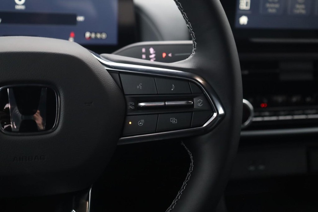 Honda Prologue Vehicle Full-screen Gallery Image 9