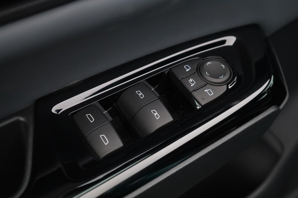 Honda Prologue Vehicle Full-screen Gallery Image 11