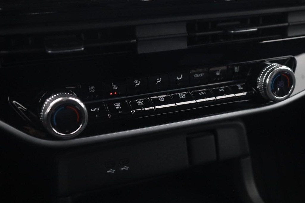 Honda Prologue Vehicle Full-screen Gallery Image 17