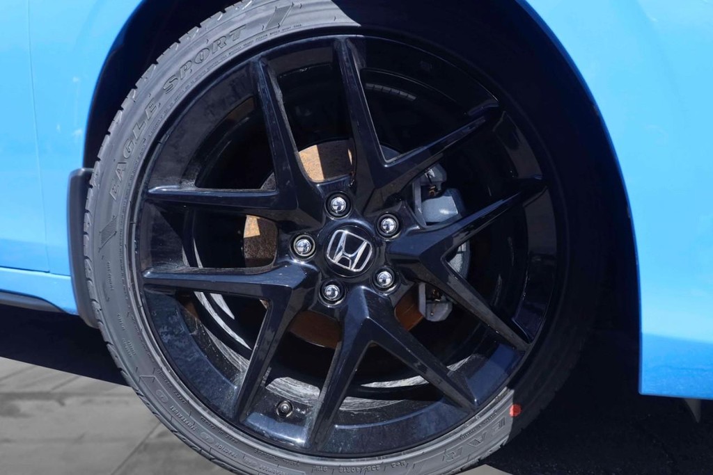 Honda Civic Hatchback Vehicle Image 03