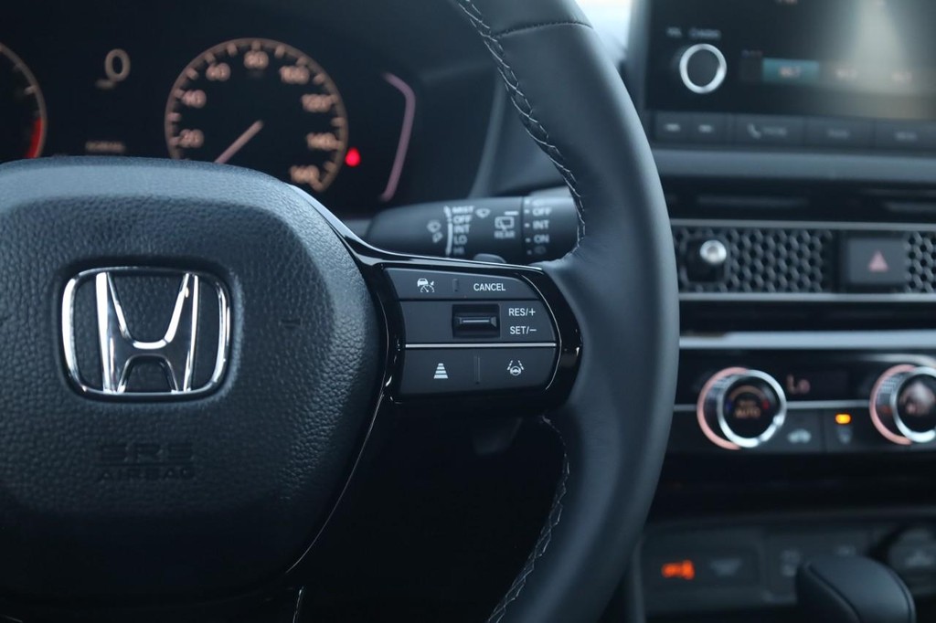 Honda Civic Hatchback Vehicle Image 09