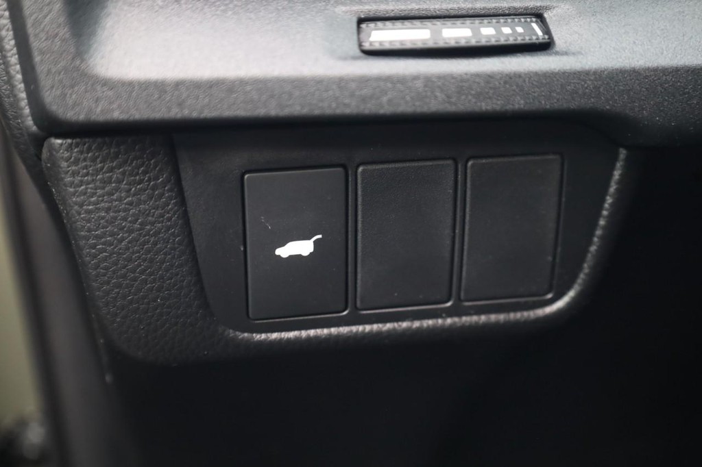 Honda CR-V Hybrid Vehicle Image 12
