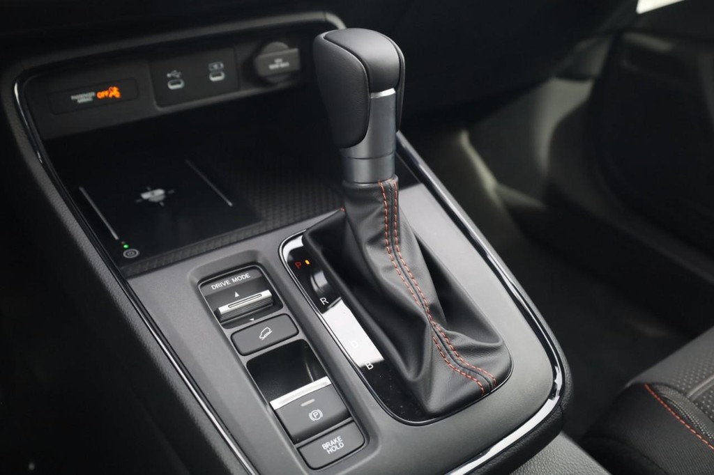 Honda CR-V Hybrid Vehicle Image 18