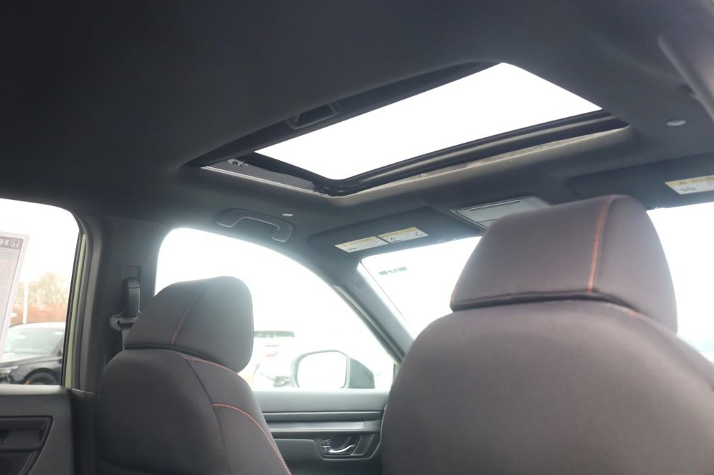 Honda CR-V Hybrid Vehicle Image 22