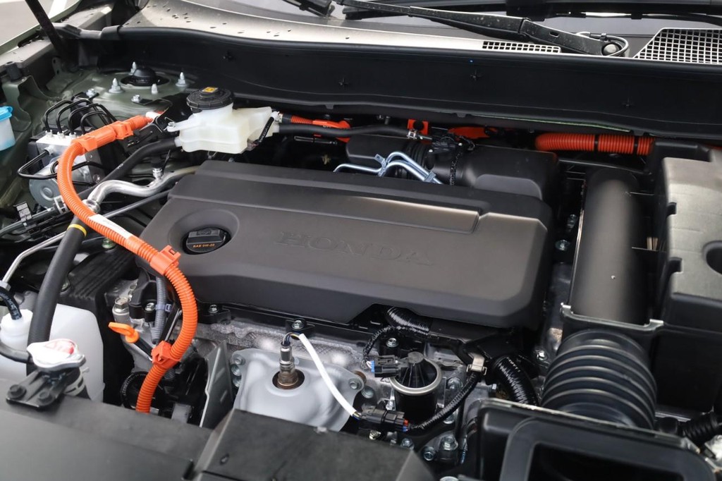 Honda CR-V Hybrid Vehicle Image 24