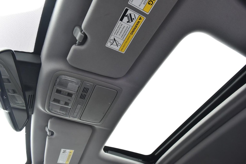 Honda CR-V Vehicle Image 22