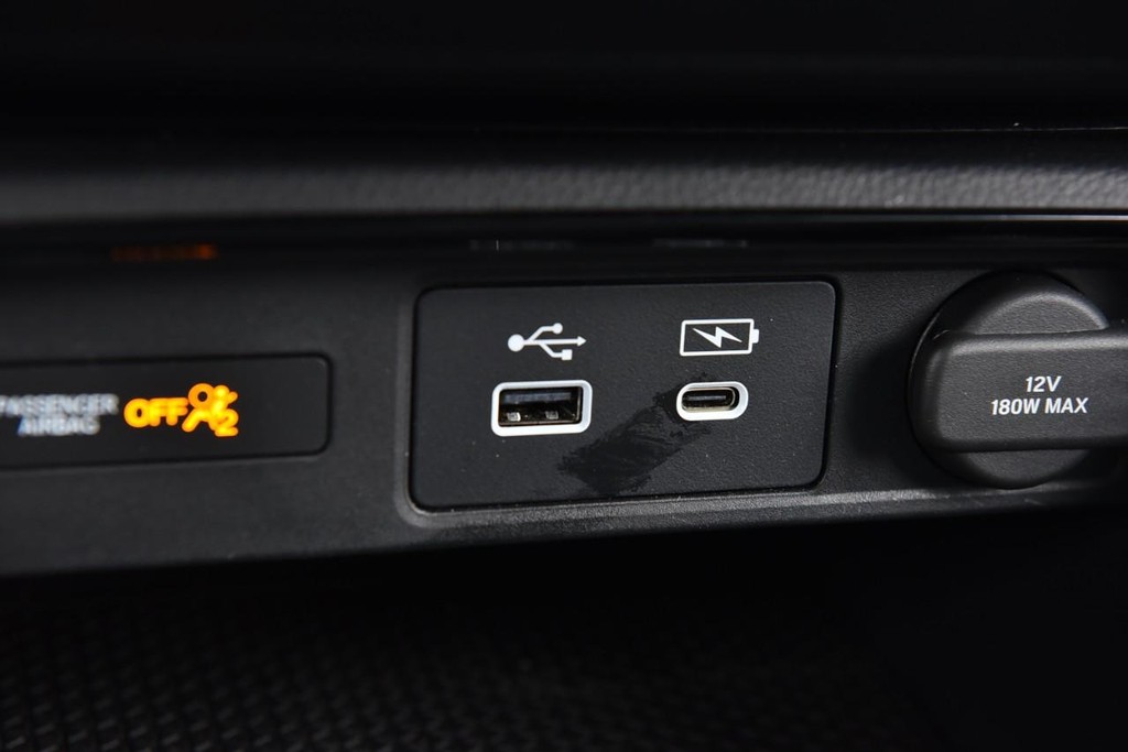 Honda CR-V Hybrid Vehicle Image 16