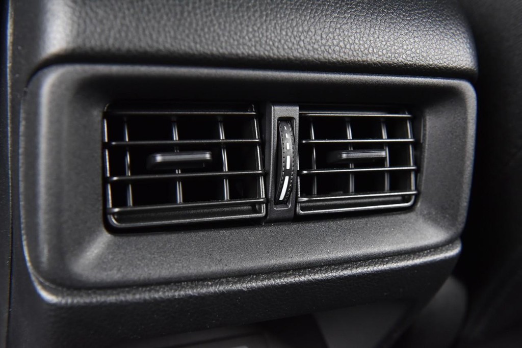 Honda CR-V Hybrid Vehicle Image 24