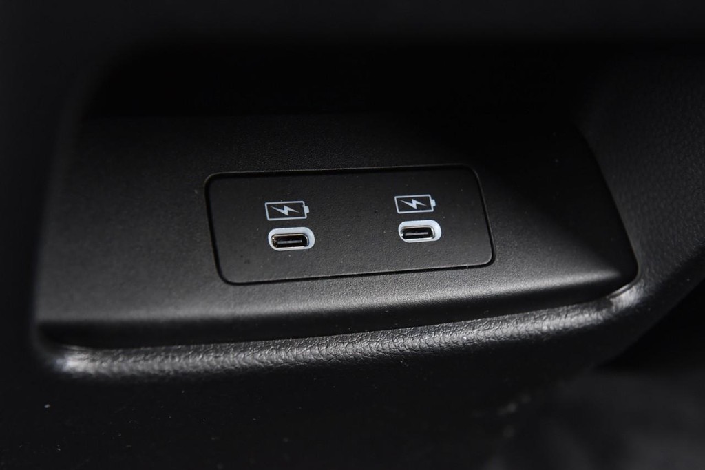 Honda CR-V Hybrid Vehicle Image 25