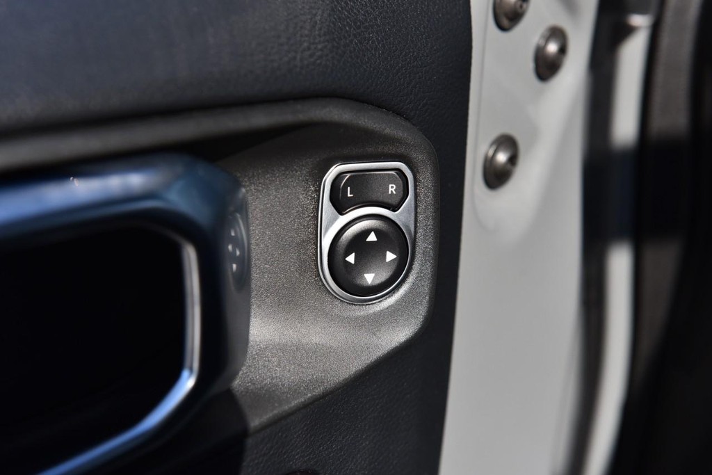 Jeep Wrangler Unlimited Vehicle Full-screen Gallery Image 8