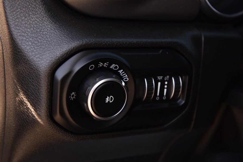 Jeep Wrangler Unlimited Vehicle Full-screen Gallery Image 10