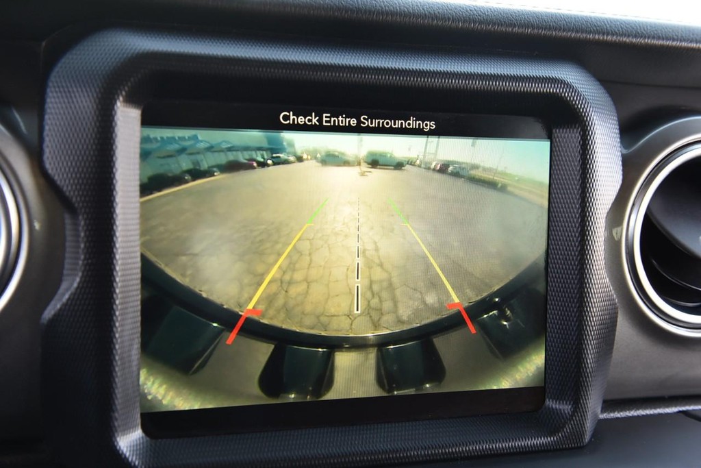 Jeep Wrangler Unlimited Vehicle Full-screen Gallery Image 12