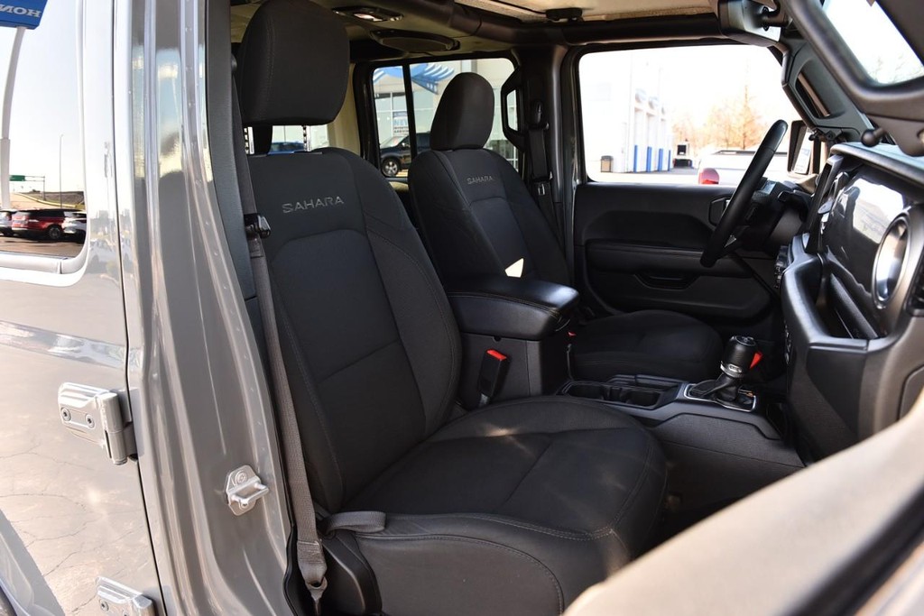 Jeep Wrangler Unlimited Vehicle Full-screen Gallery Image 21