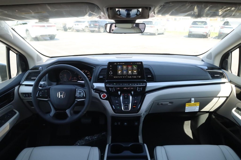 Honda Odyssey Vehicle Full-screen Gallery Image 7