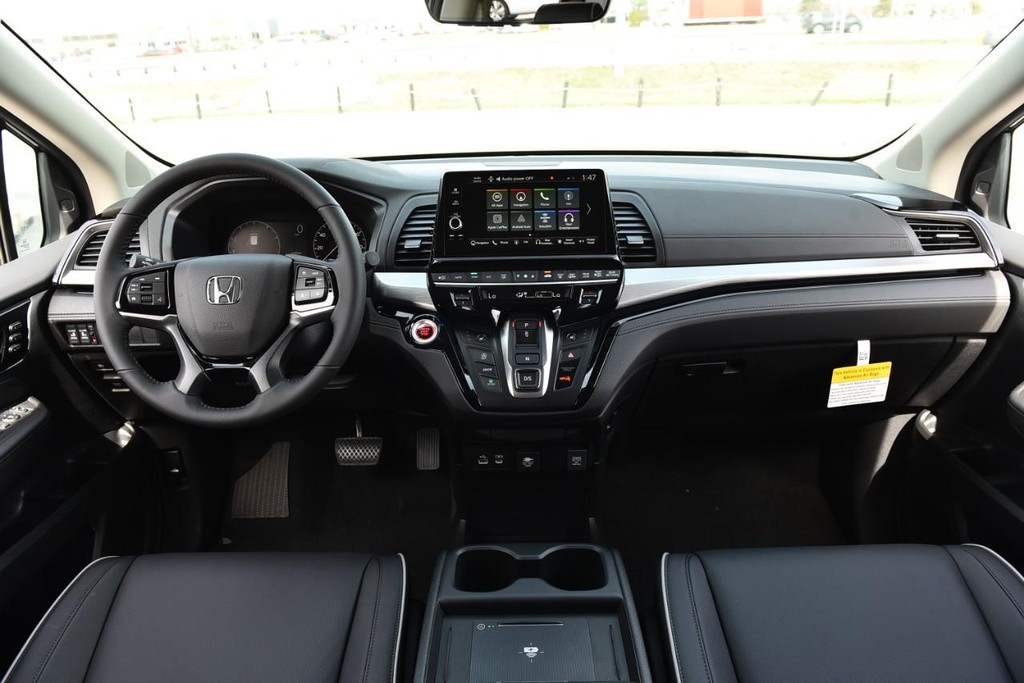 Honda Odyssey Vehicle Full-screen Gallery Image 7