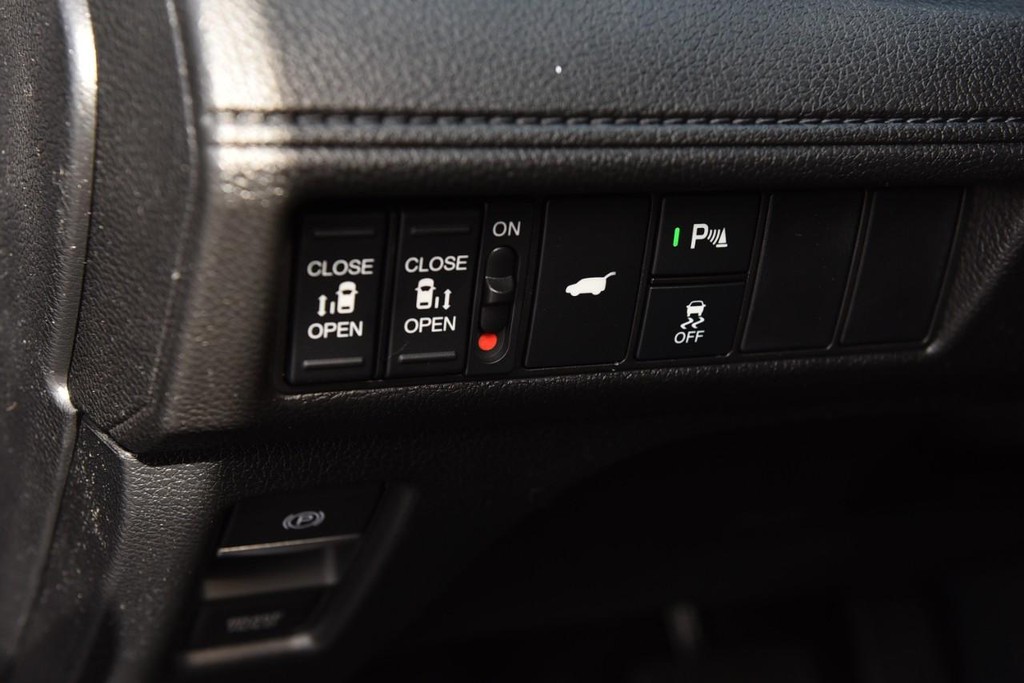 Honda Odyssey Vehicle Full-screen Gallery Image 11