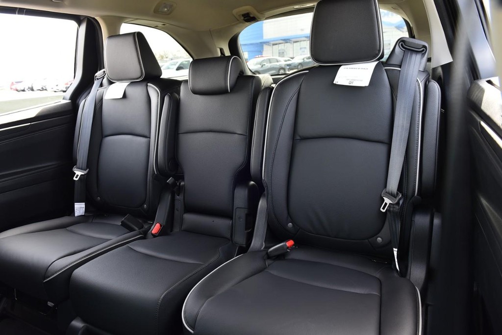 Honda Odyssey Vehicle Full-screen Gallery Image 24