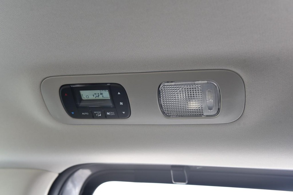 Honda Odyssey Vehicle Full-screen Gallery Image 25