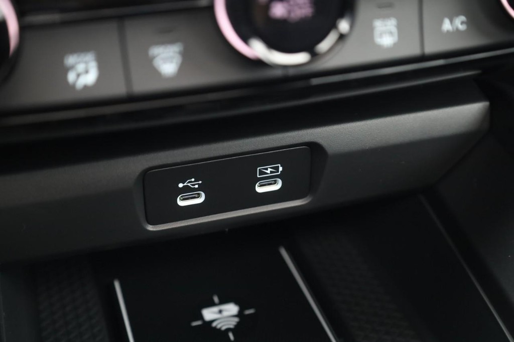 Honda Accord Hybrid Vehicle Image 16