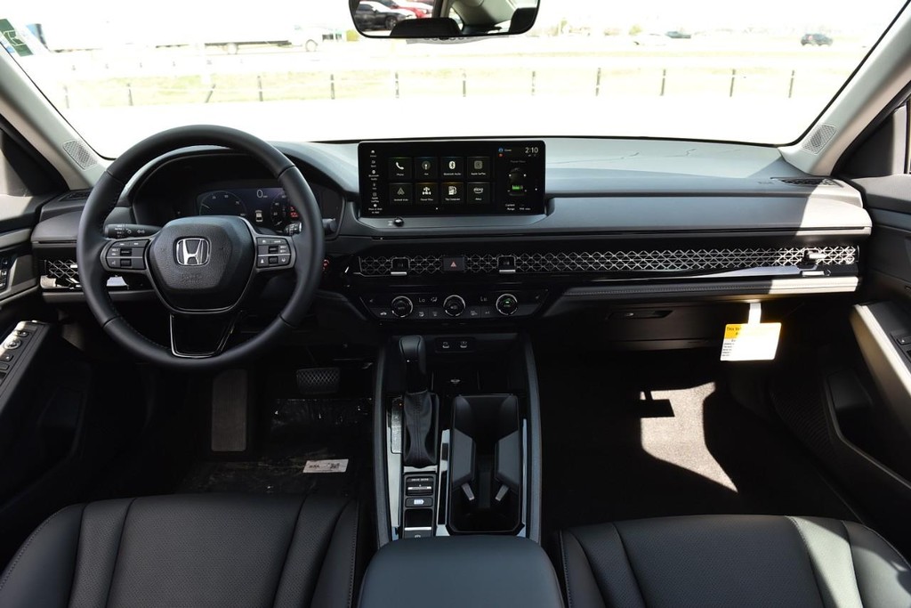 Honda Accord Hybrid Vehicle Image 07