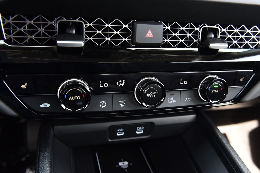 Honda Accord Hybrid Vehicle Image 15