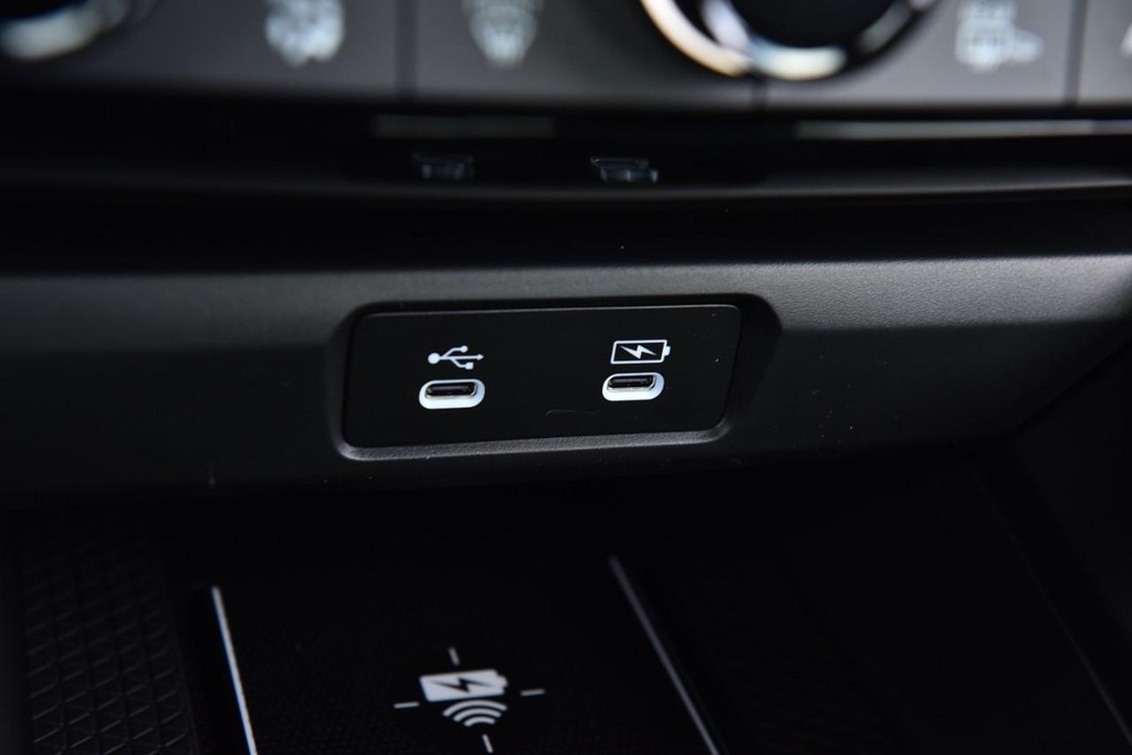 Honda Accord Hybrid Vehicle Image 16