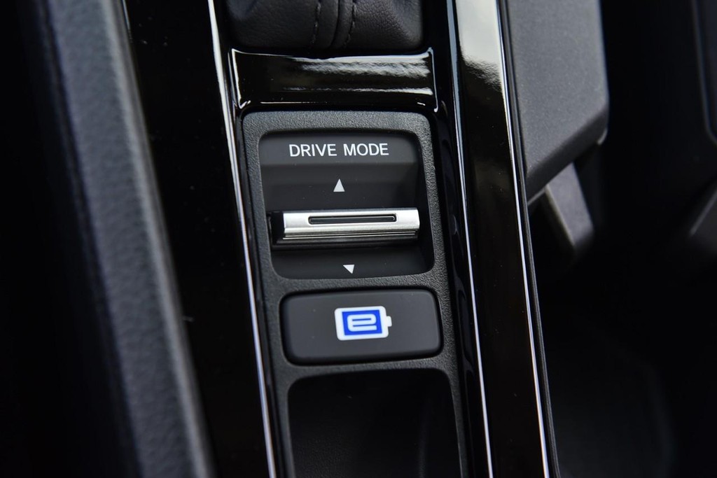 Honda Accord Hybrid Vehicle Image 18