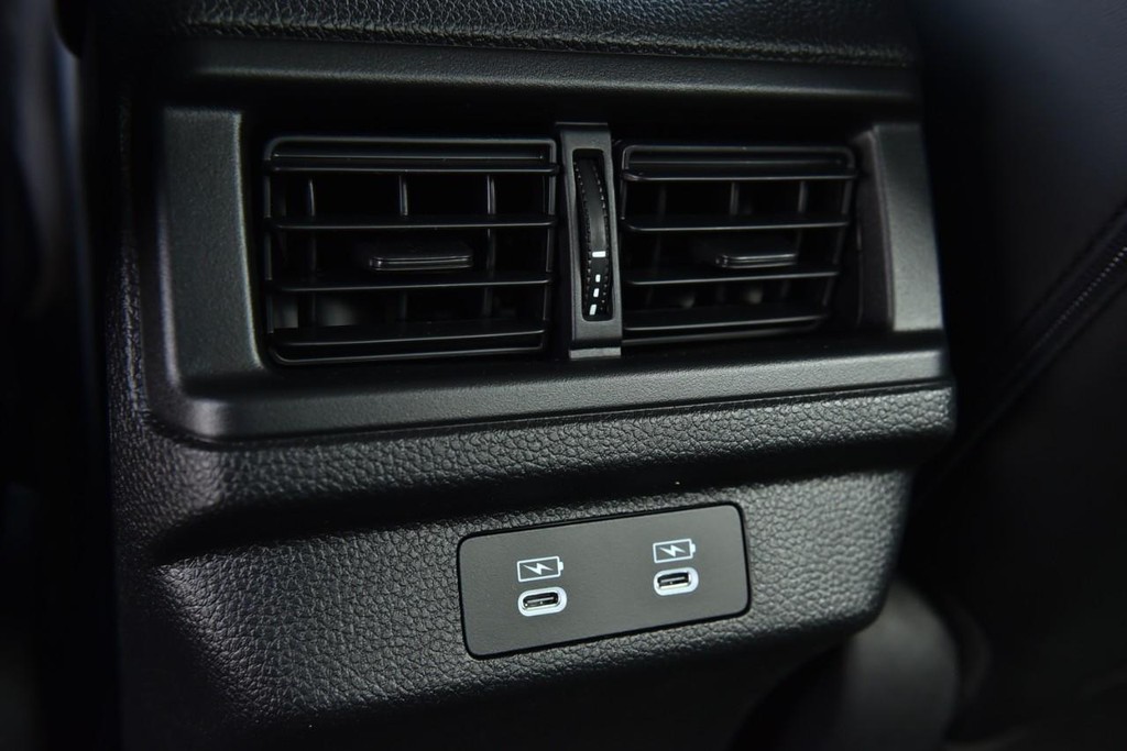 Honda Accord Hybrid Vehicle Image 25