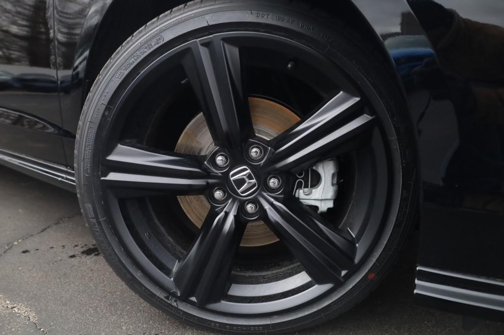 Honda Accord Hybrid Vehicle Image 02