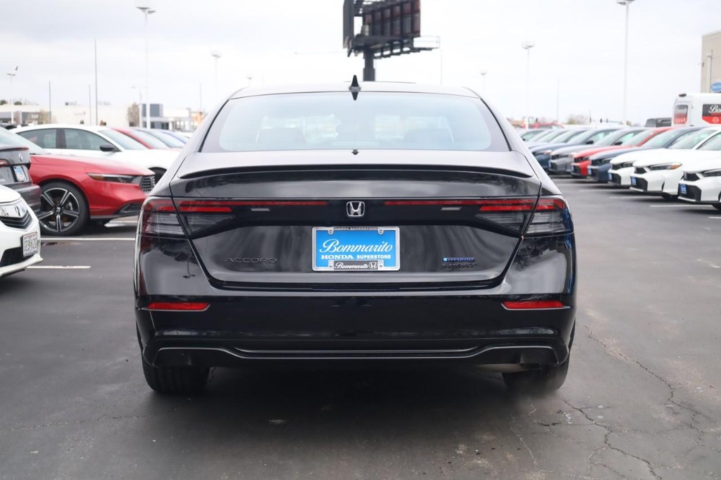 Honda Accord Hybrid Vehicle Image 05