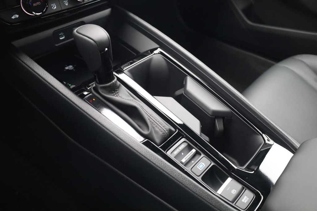 Honda Accord Hybrid Vehicle Image 17