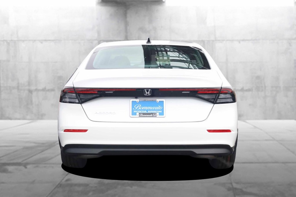 Honda Accord Sedan Vehicle Image 06