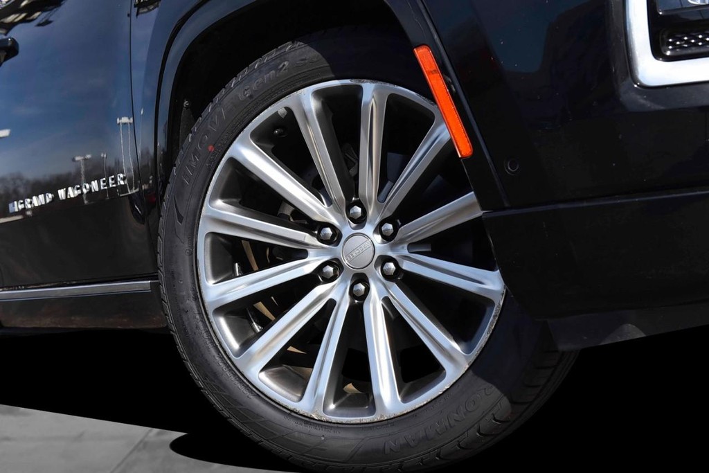 Jeep Grand Wagoneer Vehicle Image 03