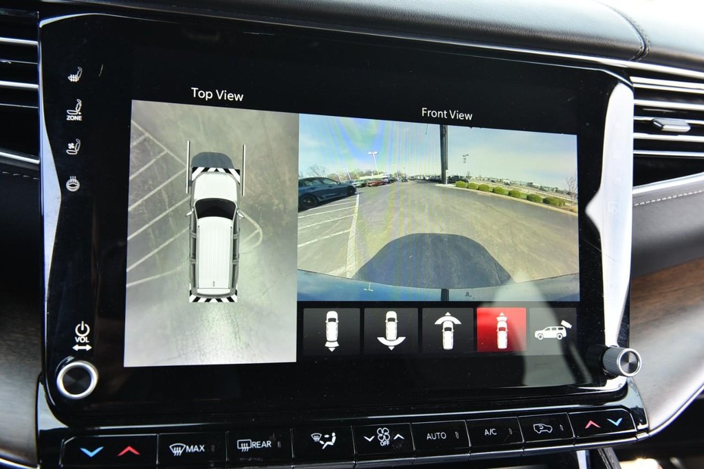 Jeep Grand Wagoneer Vehicle Image 16