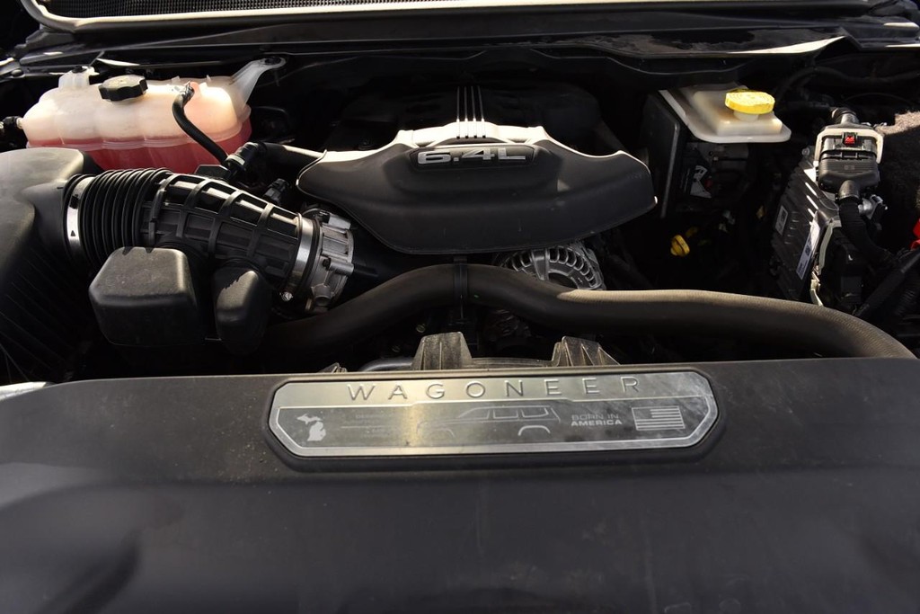 Jeep Grand Wagoneer Vehicle Image 35