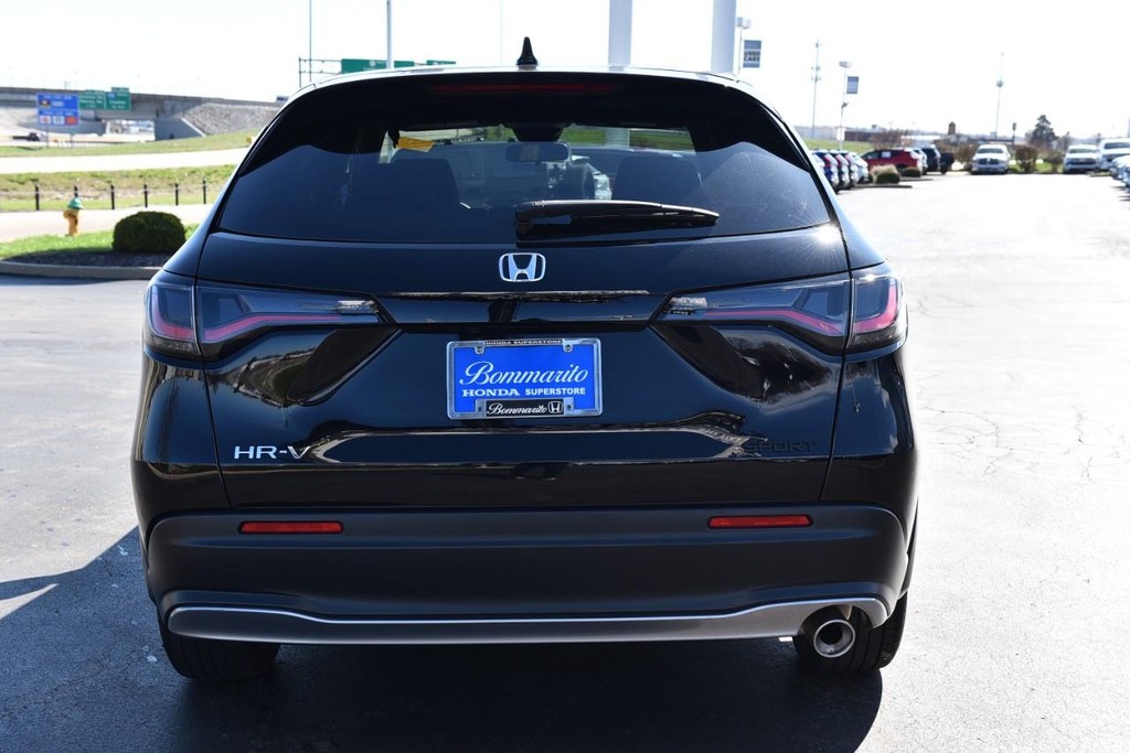 Honda HR-V Vehicle Full-screen Gallery Image 6