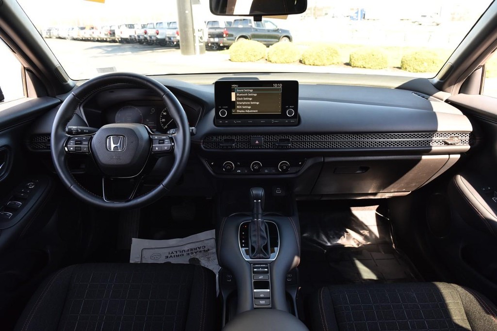 Honda HR-V Vehicle Full-screen Gallery Image 7