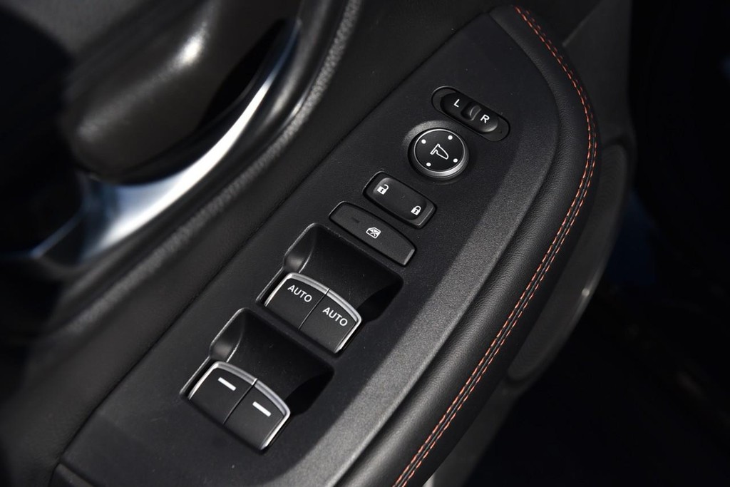 Honda HR-V Vehicle Full-screen Gallery Image 8