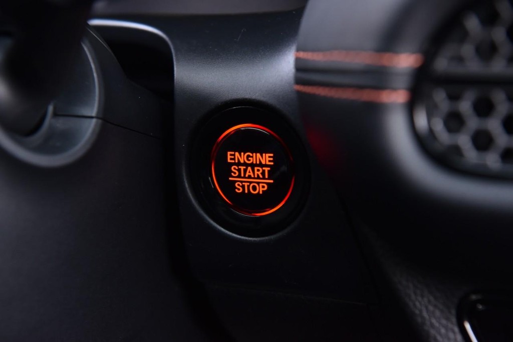 Honda HR-V Vehicle Full-screen Gallery Image 18