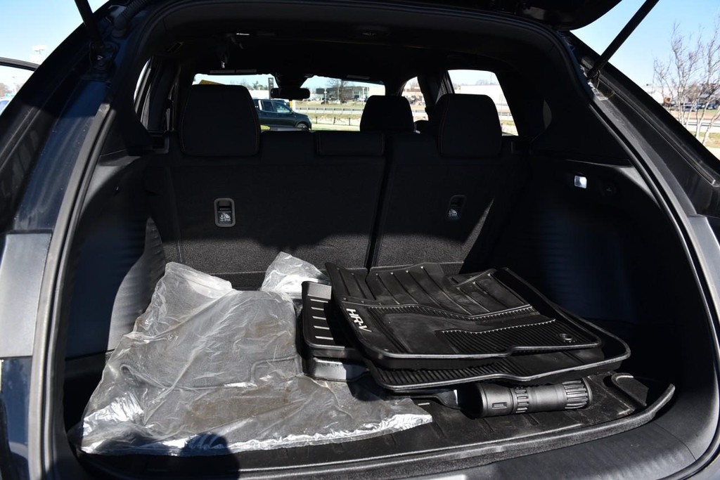 Honda HR-V Vehicle Full-screen Gallery Image 23