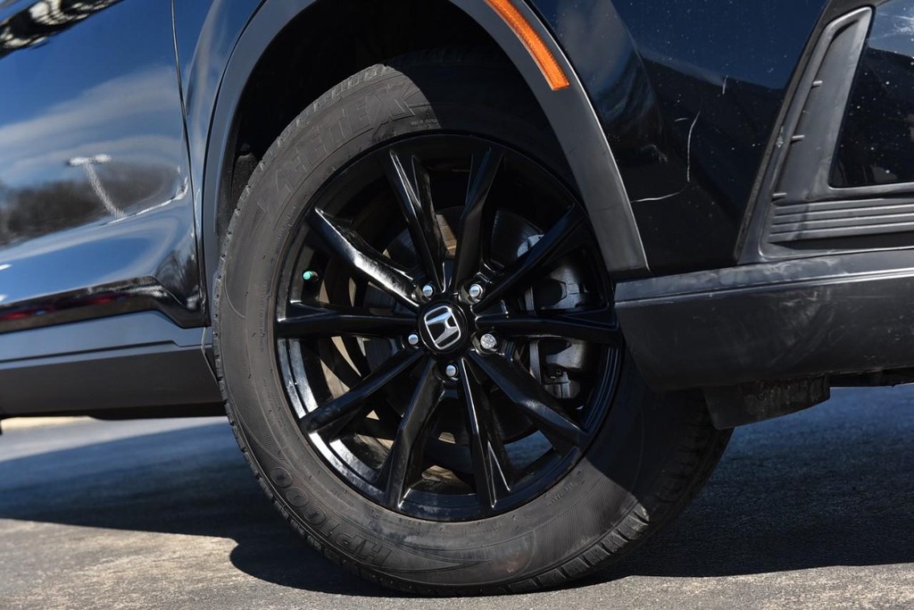 Honda CR-V Hybrid Vehicle Image 03