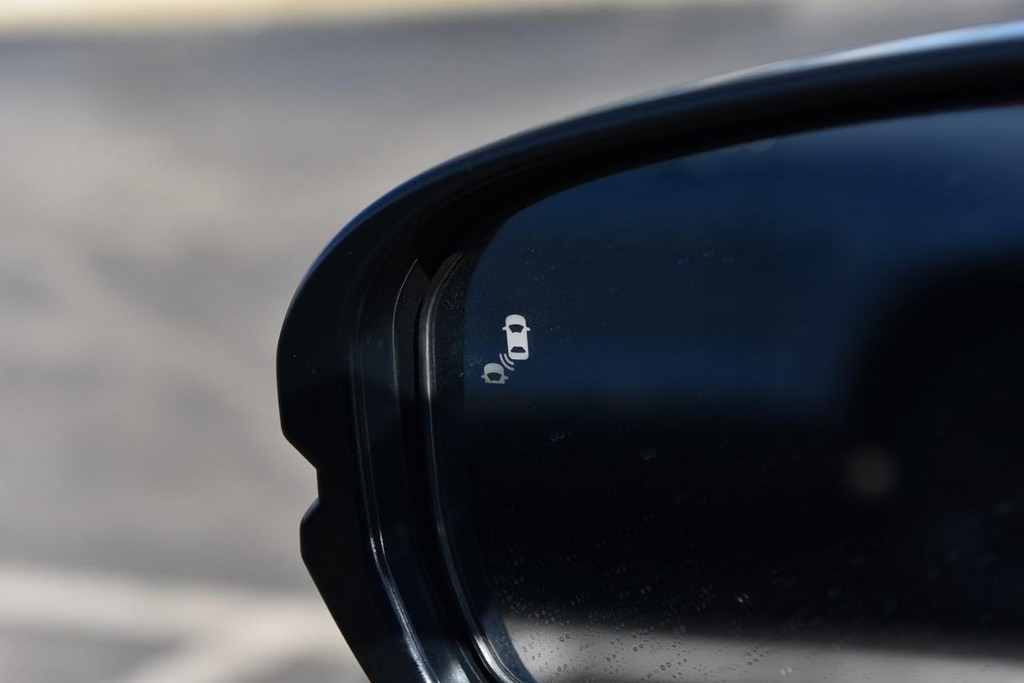 Honda CR-V Hybrid Vehicle Image 09