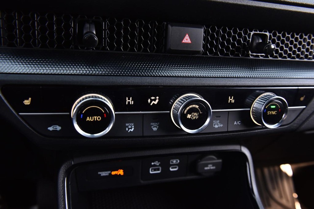 Honda CR-V Hybrid Vehicle Image 15