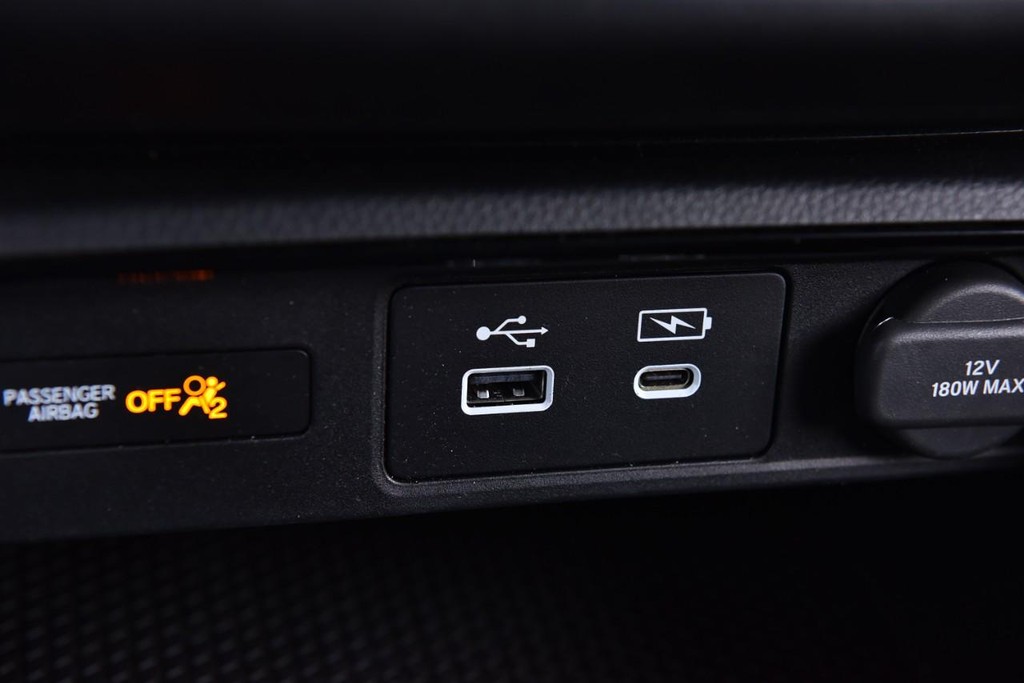 Honda CR-V Hybrid Vehicle Image 16