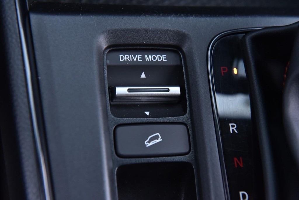 Honda CR-V Hybrid Vehicle Image 17